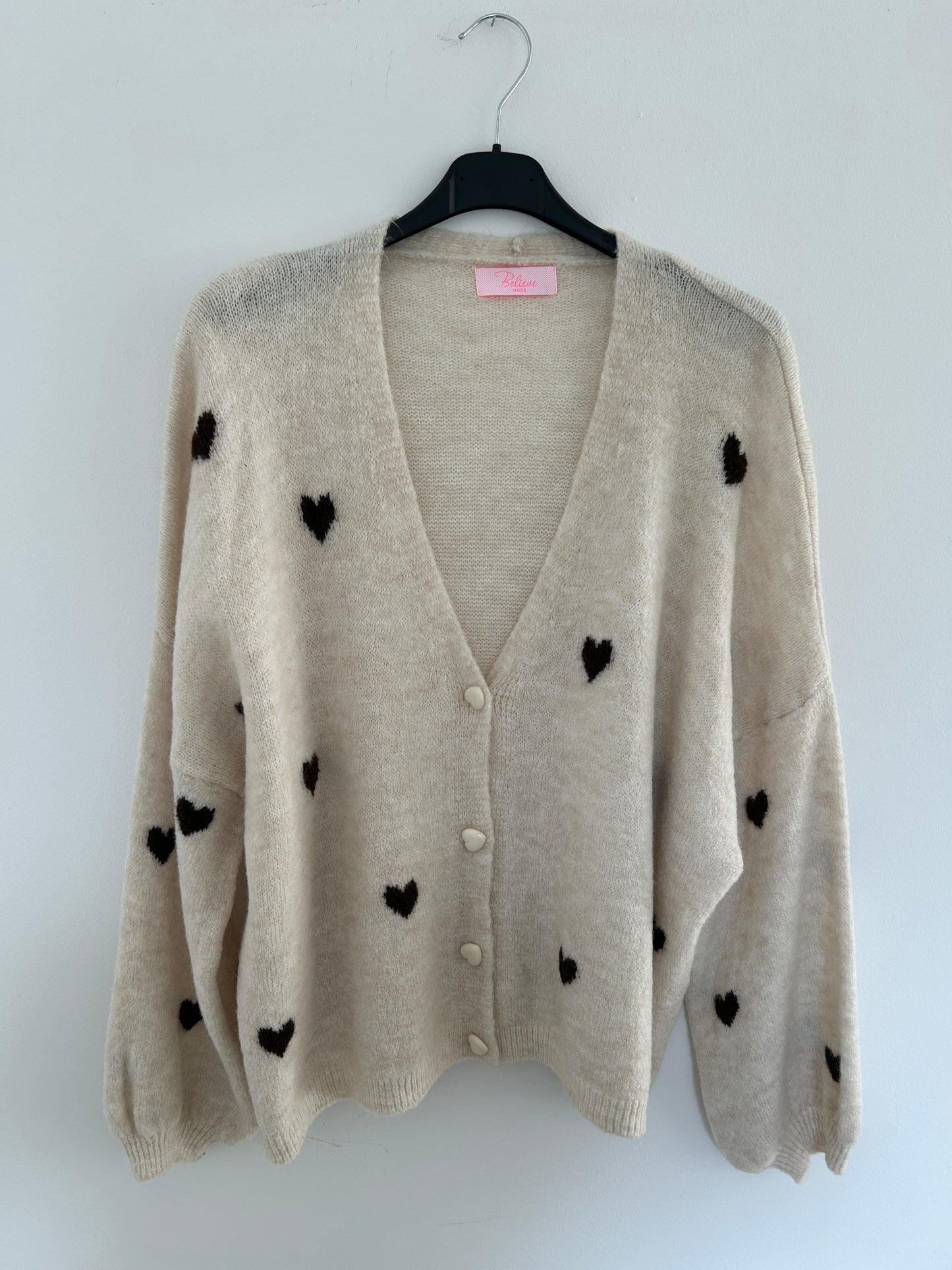 Strickjacke Herzchen beige