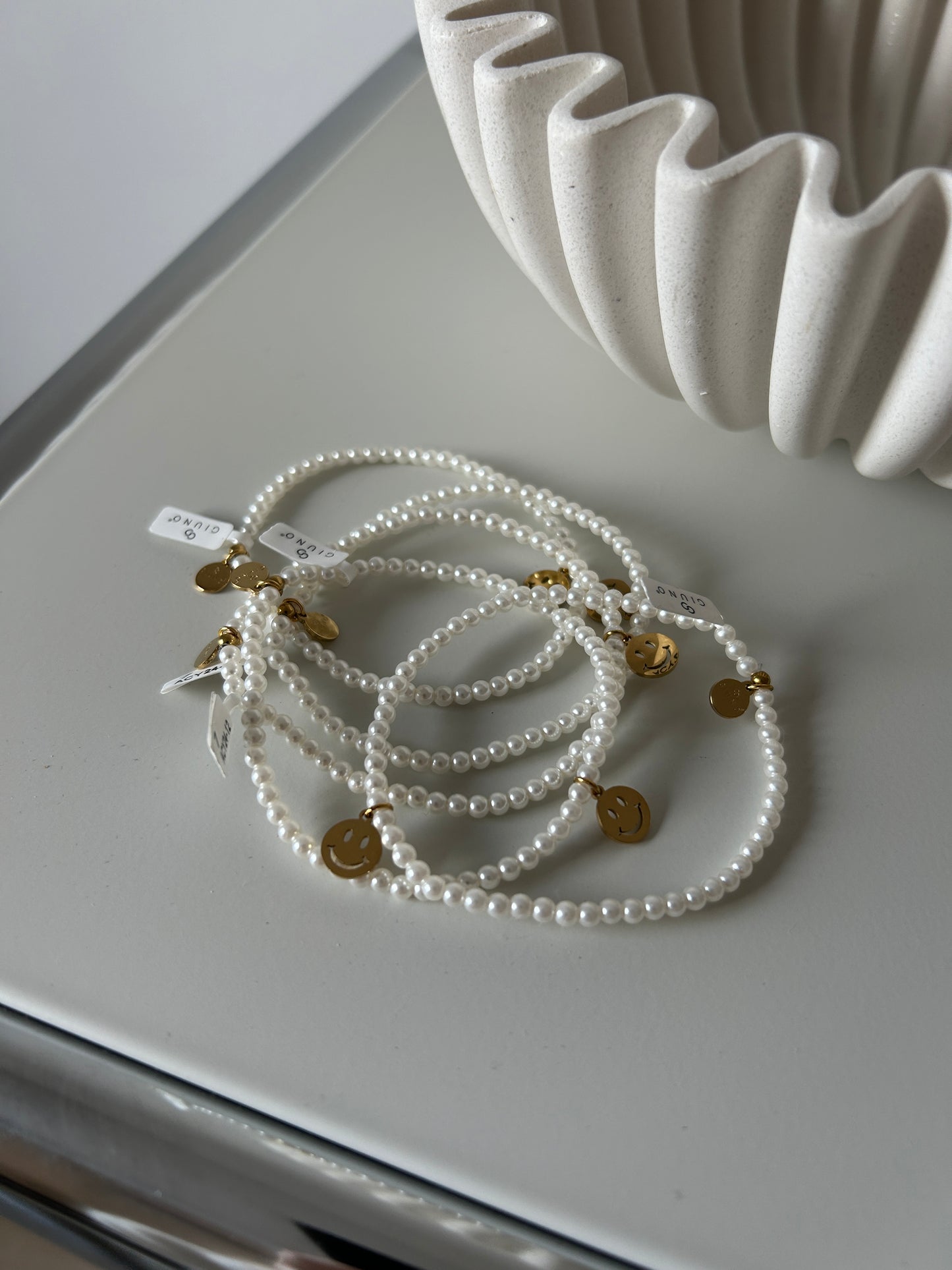 Smiley Armband weiß